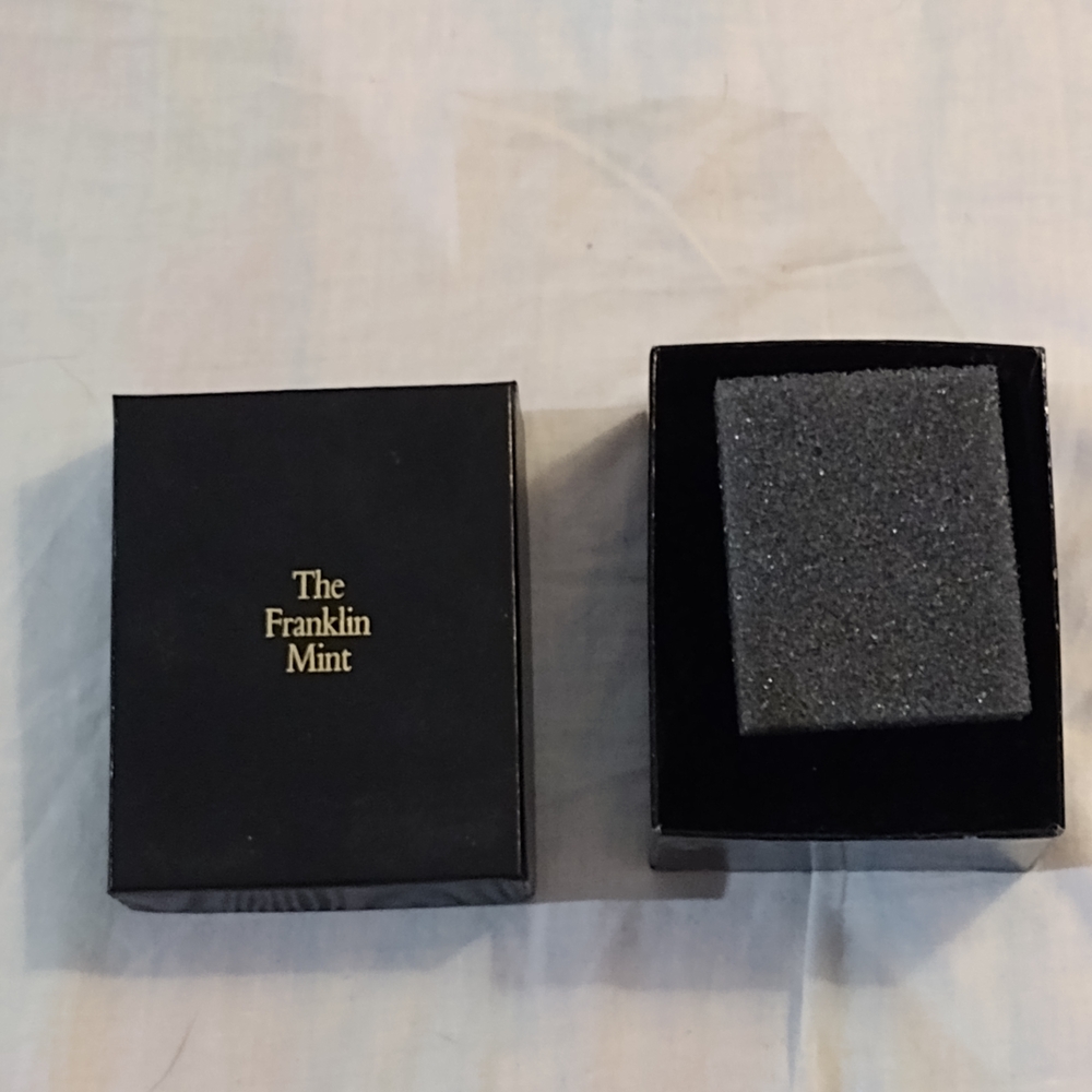 The Franklin Mint Green and Gold Christmas Tree Brooch - Picture 6 of 6